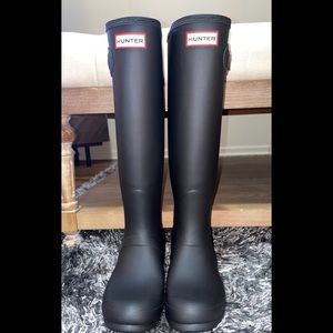 Brand new wore around the house my calves are too big for them.